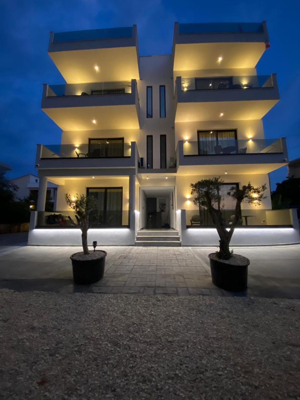 Feniks Hotel Ksamil Exterior photo