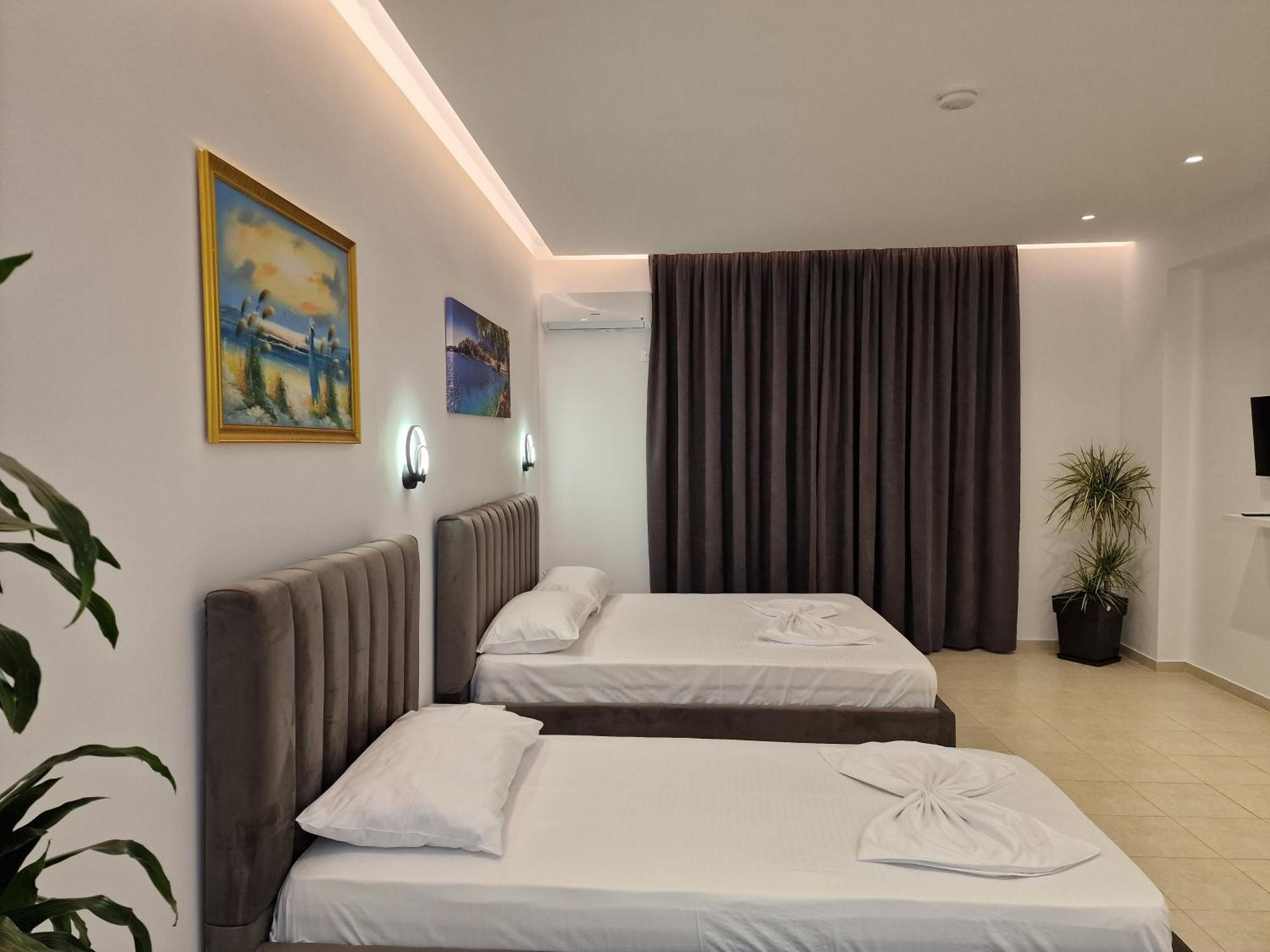 Feniks Hotel Ksamil Exterior photo