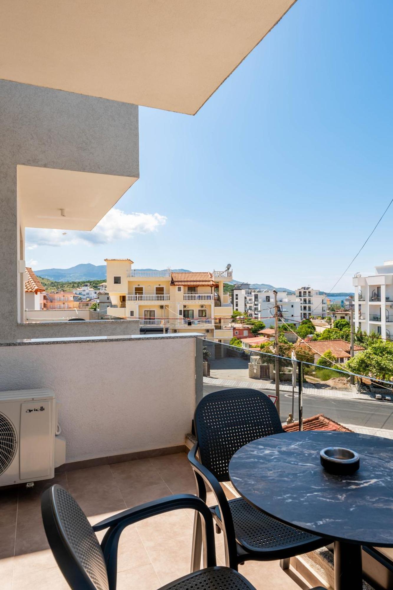 Feniks Hotel Ksamil Exterior photo